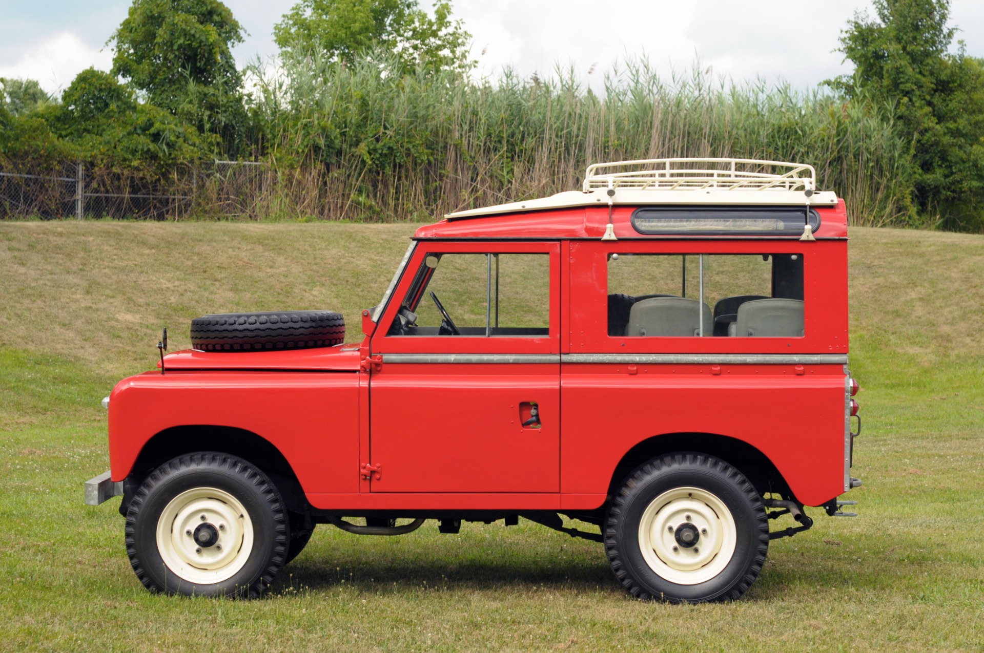 Used 1965 Land Rover Safari 2 Door LR 69 88 Wagon
